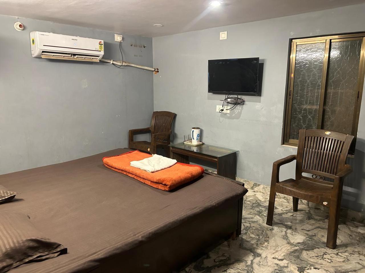 ורנאסי The Gateway Banaras Guest House מראה חיצוני תמונה